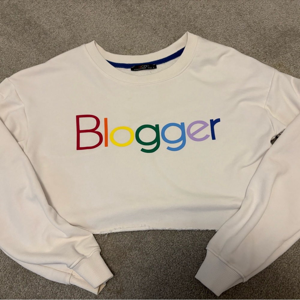 Blogger Cropped New Sweatshirt SZ Small